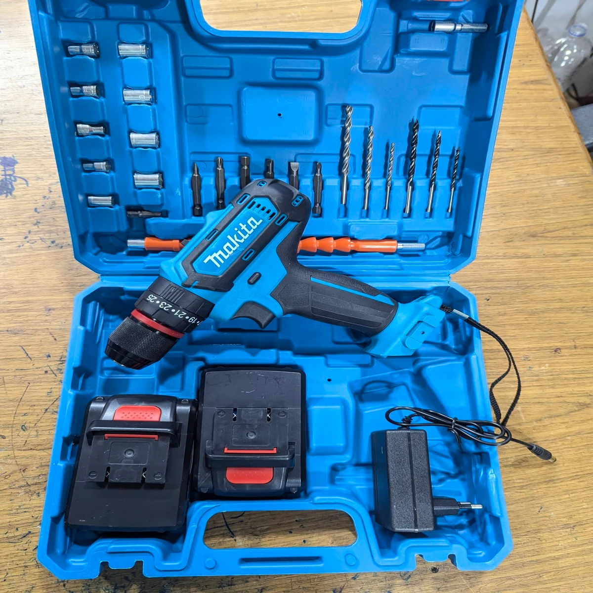 Double Battery Rechargeable Makita Cordless Drill machine  and  28 pcs tools Set