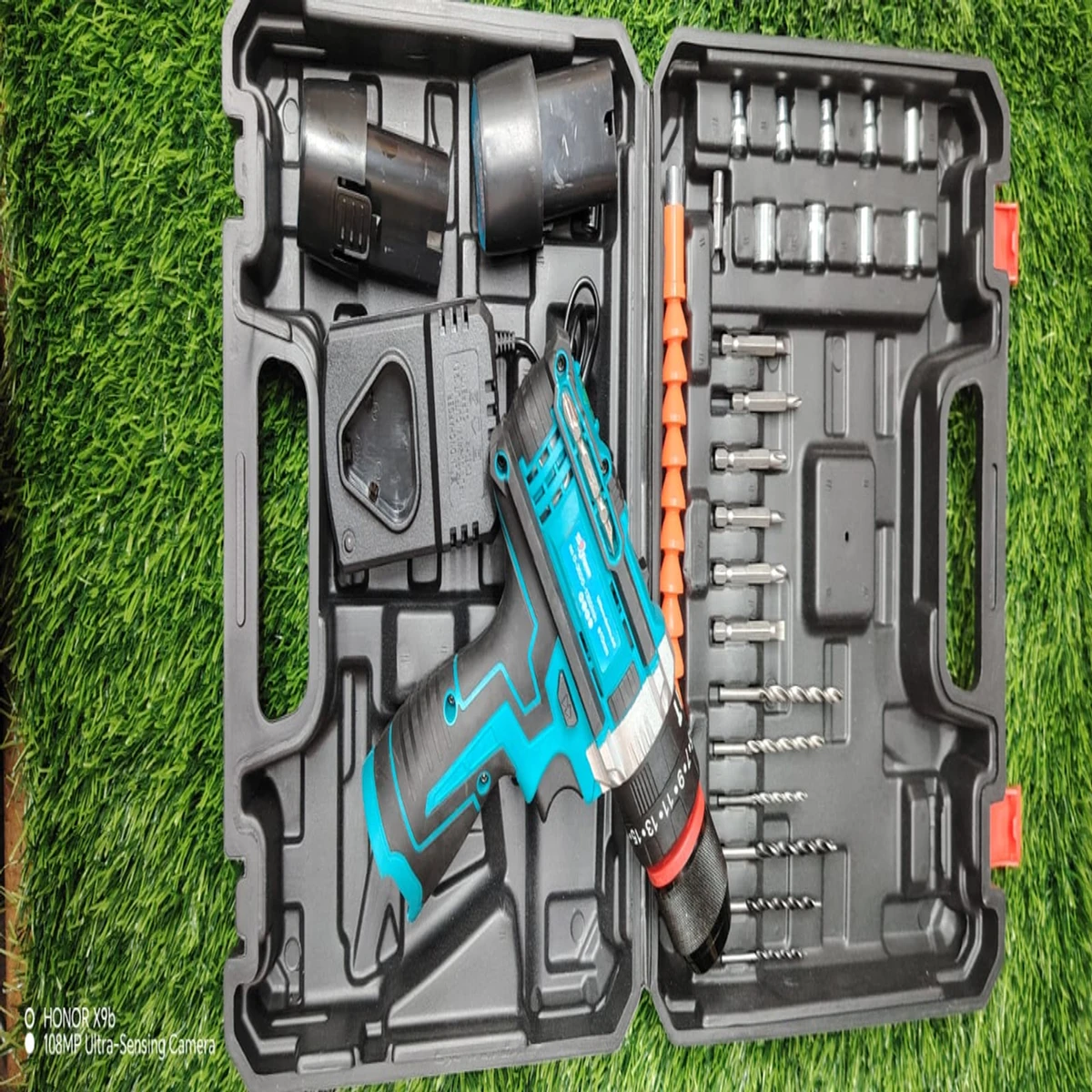 ST-Japan 16V Cordless Drill Machine Set