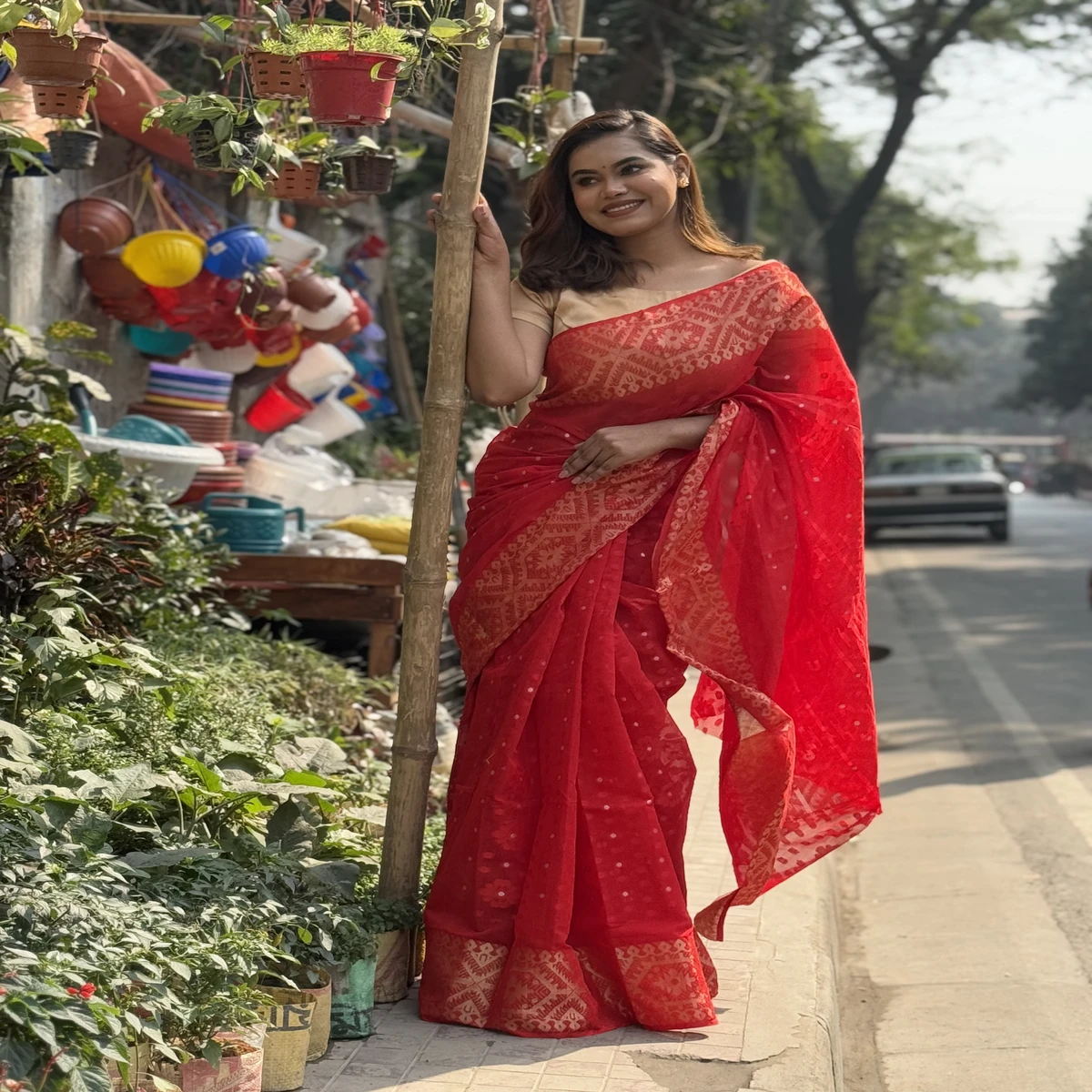 তানহা ফ্যাশন এর টেন সিল্ক হাইব্রিডের জামদানী মুন লং শাড়ি