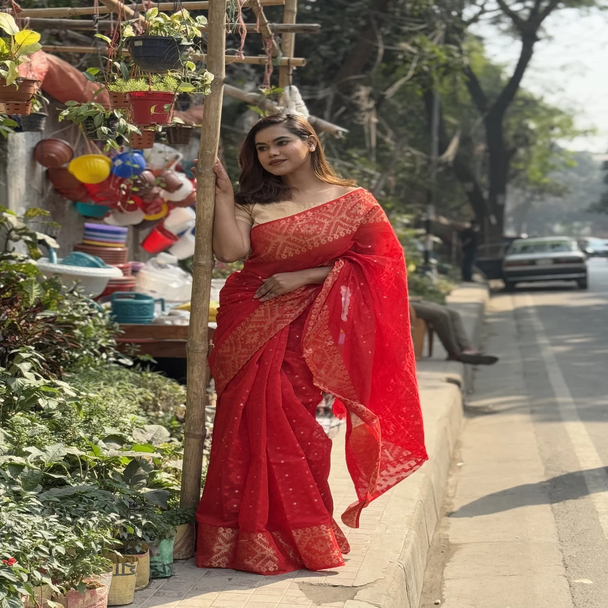 তানহা ফ্যাশন এর টেন সিল্ক হাইব্রিডের জামদানী মুন লং শাড়ি